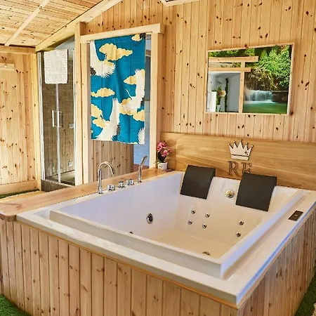Rent Japaroom Guest house *